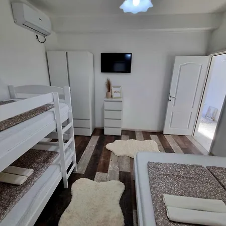 With Private Pool Appartement Blagaj